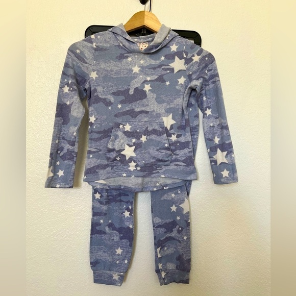 🟢 3 for $15. Girls Belle du Jour pajama top and bottom set- SZ Small - Picture 1 of 15